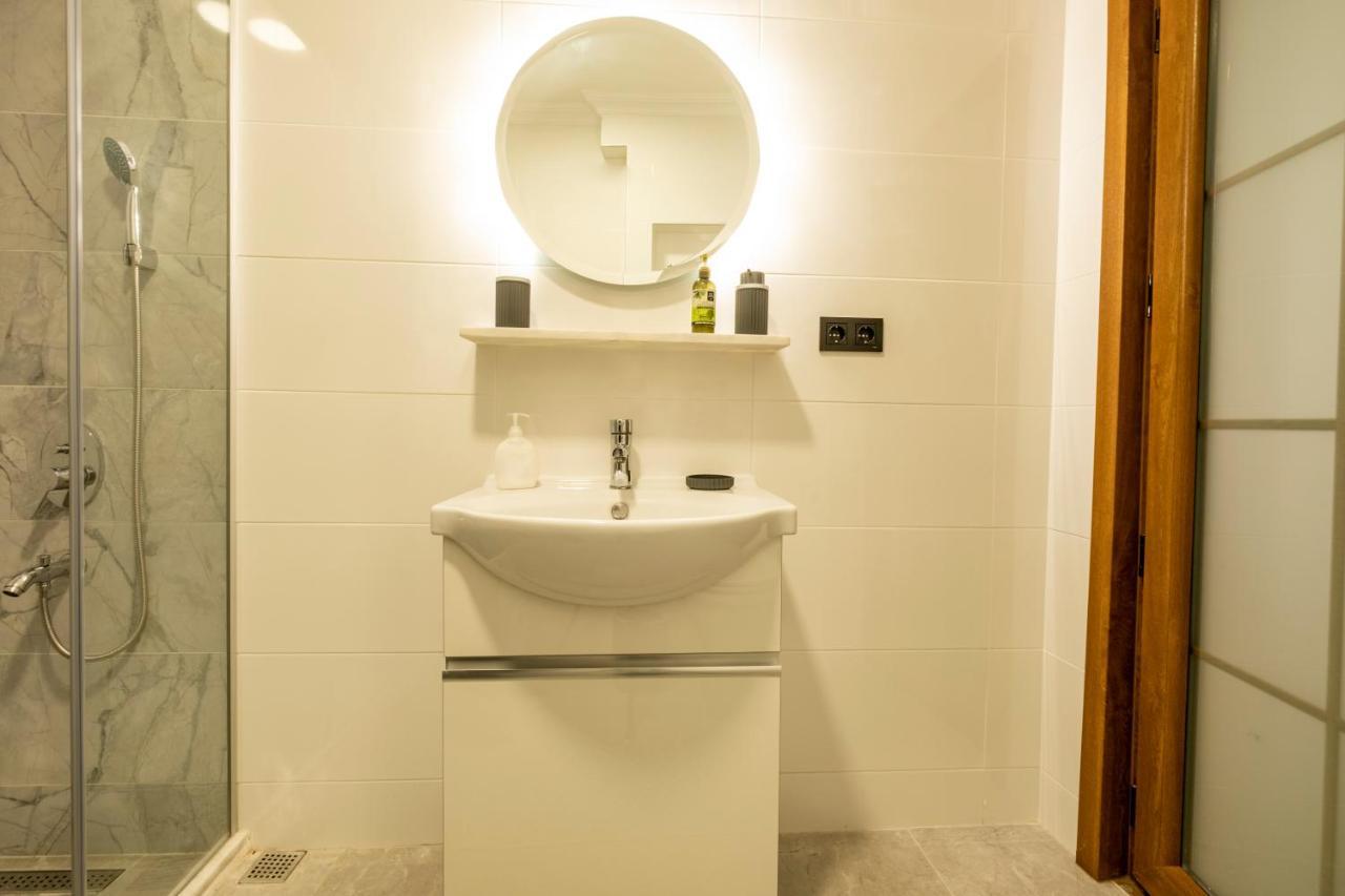 Spacious And Comfy 2Br In The Heart Of Cihangir Apartment Istanbul Exterior photo